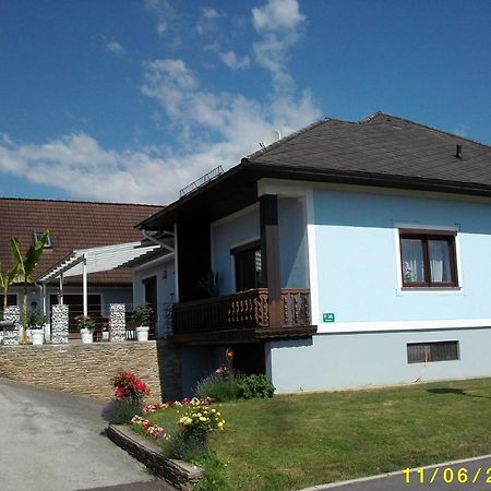Ferienwohnung Moni Geiseldorf Buitenkant foto