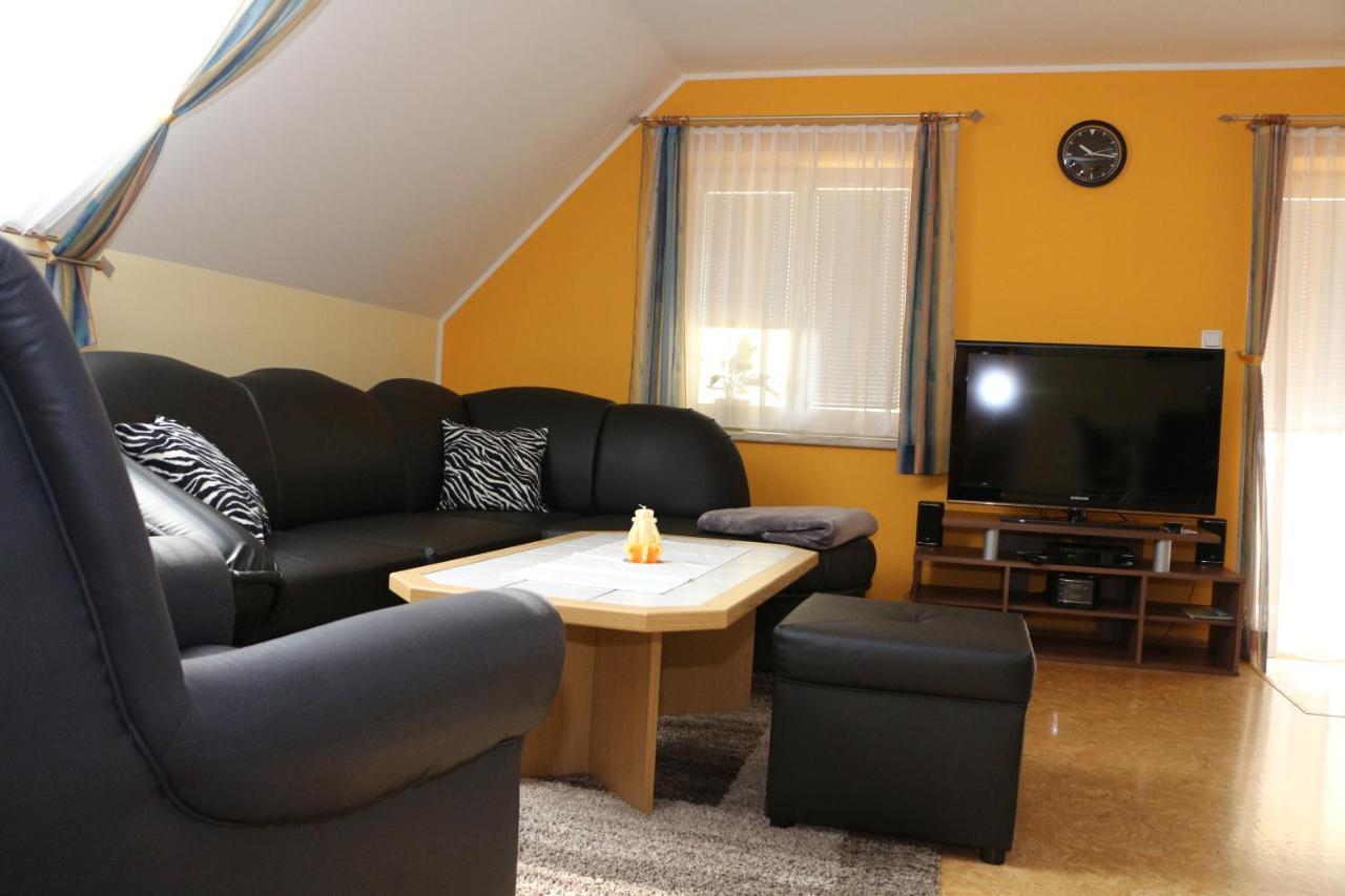 Ferienwohnung Moni Geiseldorf Buitenkant foto
